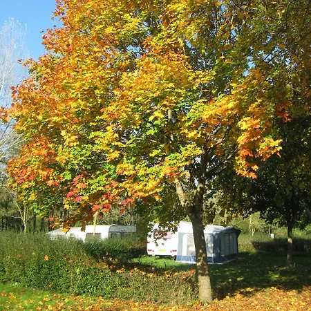 Espace Des Varennes - Camping, Guinguette, Village Des Transitions Κάμπινγκ *